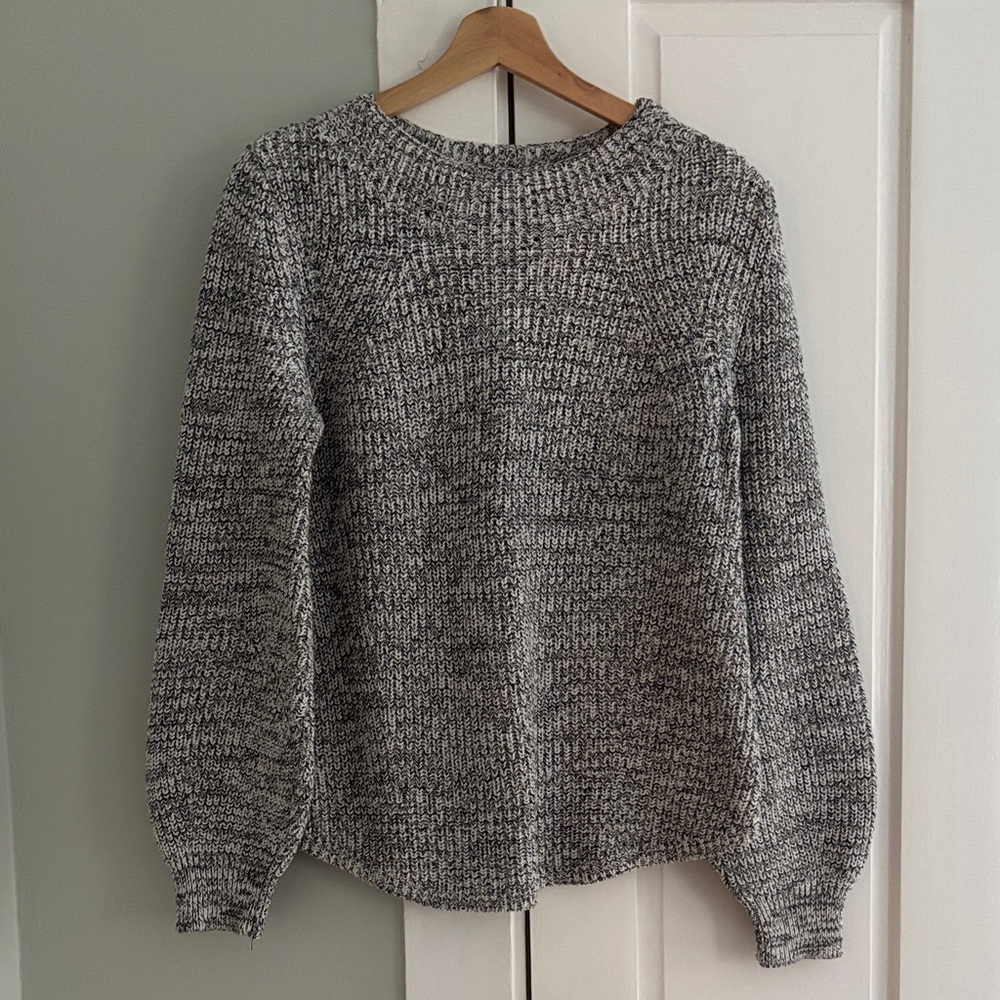 GAP Women's Black and White Crew Neck Sweater